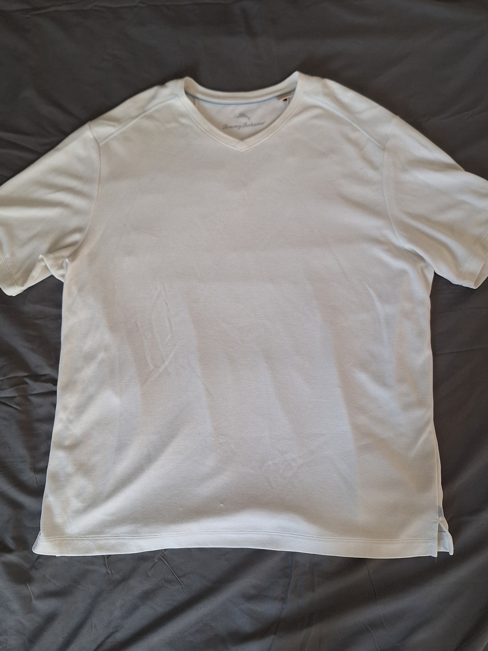 Tommy Bahama Shirt Mens XL White V Neck Lightweight Tee